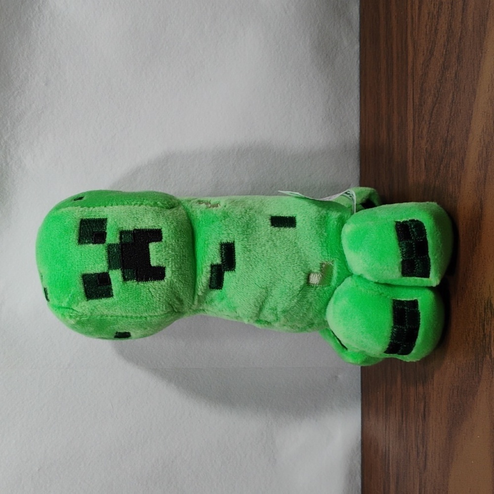 Minecraft Creeper Plush - Picture 2 of 3